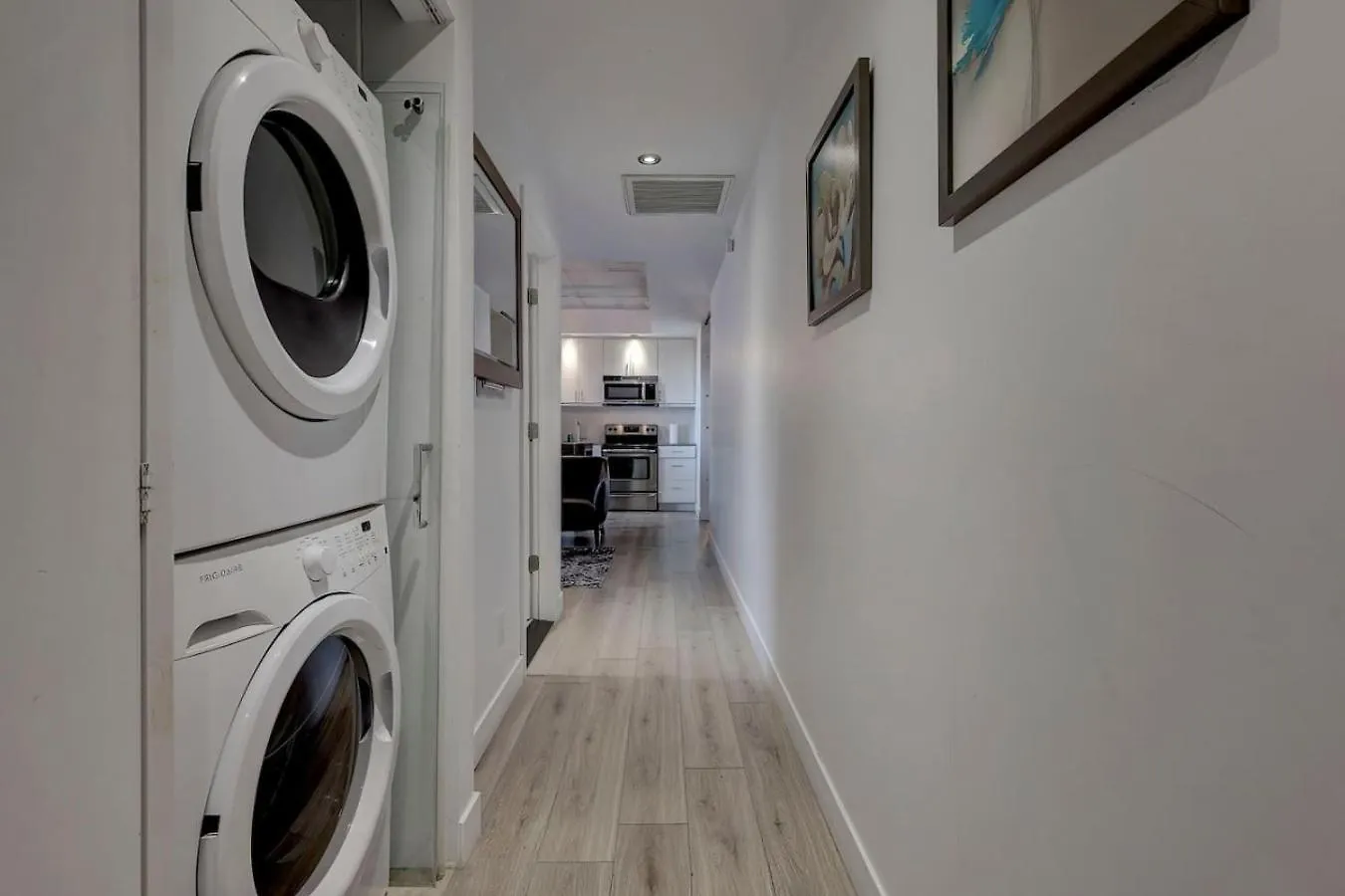 Comfy Studio In Old Port Montreal Zn0 Canada