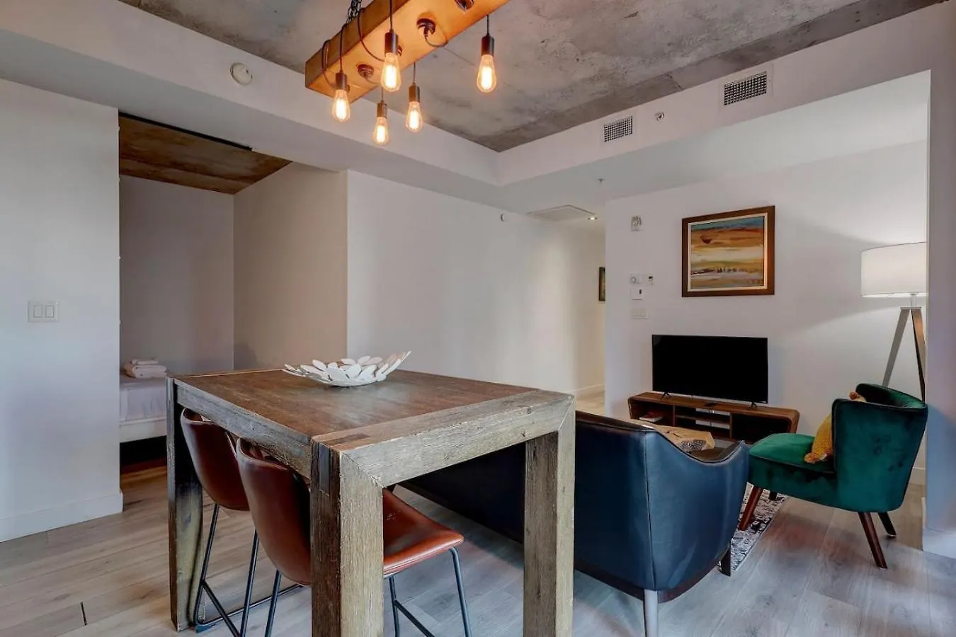 Comfy Studio In Old Port Montreal Zn0 Canada
