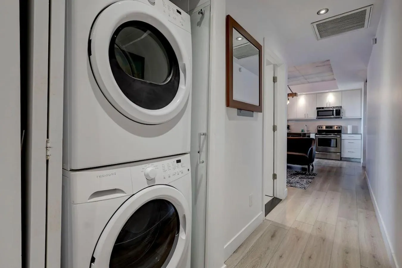 Apartment Comfy Studio In Old Port Montreal Zn0 Canada
